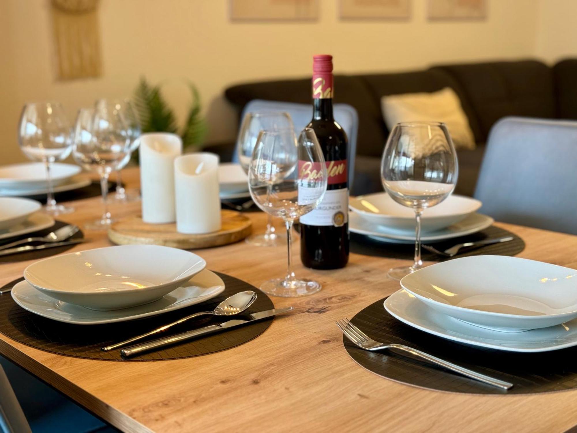 3 Zimmer Apartment, 90 Qm, Ruhig Und Zentrumsnah, Max 6 Pers, 15 Qm Balkon , Private Garage, Internet 1000 Mbit Зинделфинген Екстериор снимка
