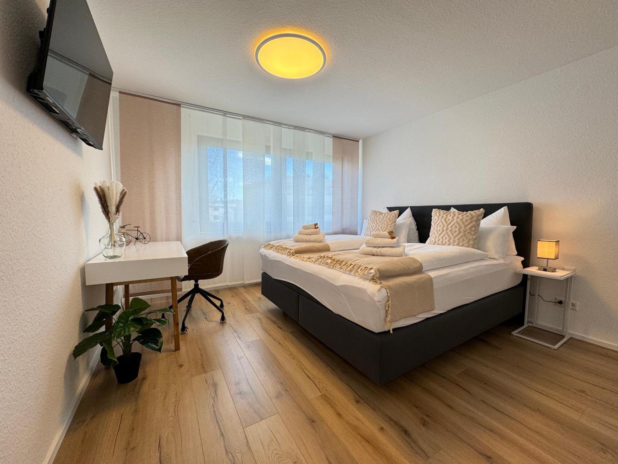 3 Zimmer Apartment, 90 Qm, Ruhig Und Zentrumsnah, Max 6 Pers, 15 Qm Balkon , Private Garage, Internet 1000 Mbit Зинделфинген Екстериор снимка