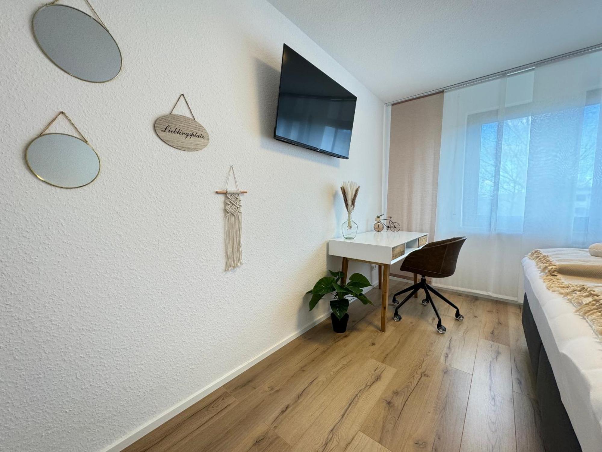 3 Zimmer Apartment, 90 Qm, Ruhig Und Zentrumsnah, Max 6 Pers, 15 Qm Balkon , Private Garage, Internet 1000 Mbit Зинделфинген Екстериор снимка