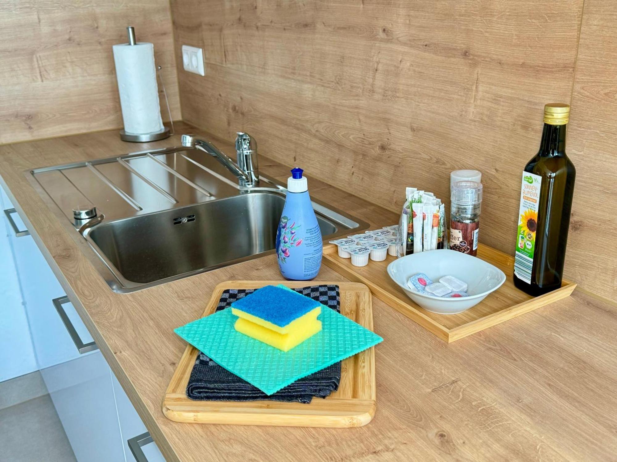 3 Zimmer Apartment, 90 Qm, Ruhig Und Zentrumsnah, Max 6 Pers, 15 Qm Balkon , Private Garage, Internet 1000 Mbit Зинделфинген Екстериор снимка