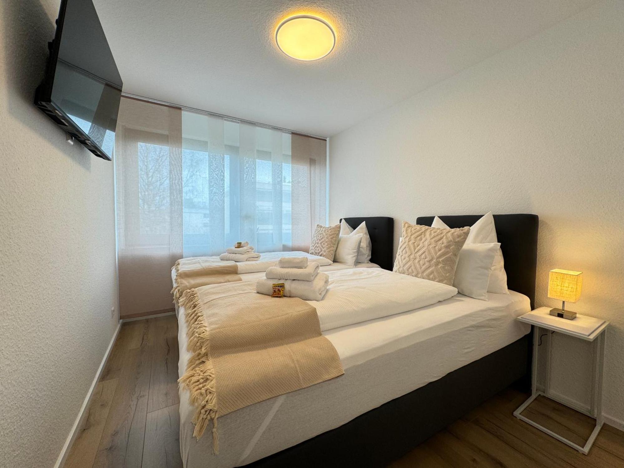 3 Zimmer Apartment, 90 Qm, Ruhig Und Zentrumsnah, Max 6 Pers, 15 Qm Balkon , Private Garage, Internet 1000 Mbit Зинделфинген Екстериор снимка
